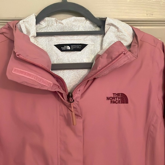 North Face Rain/ Wind Jacket. - Picture 2 of 7